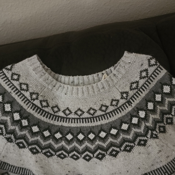 Gray Patterned Sweater - Picture 5 of 5